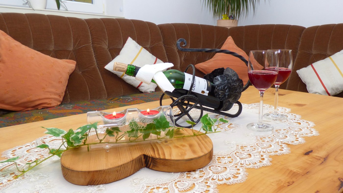 achatz-arber-ferienhaus-bayerischer-wald-gruppenurlaub-wein-deko