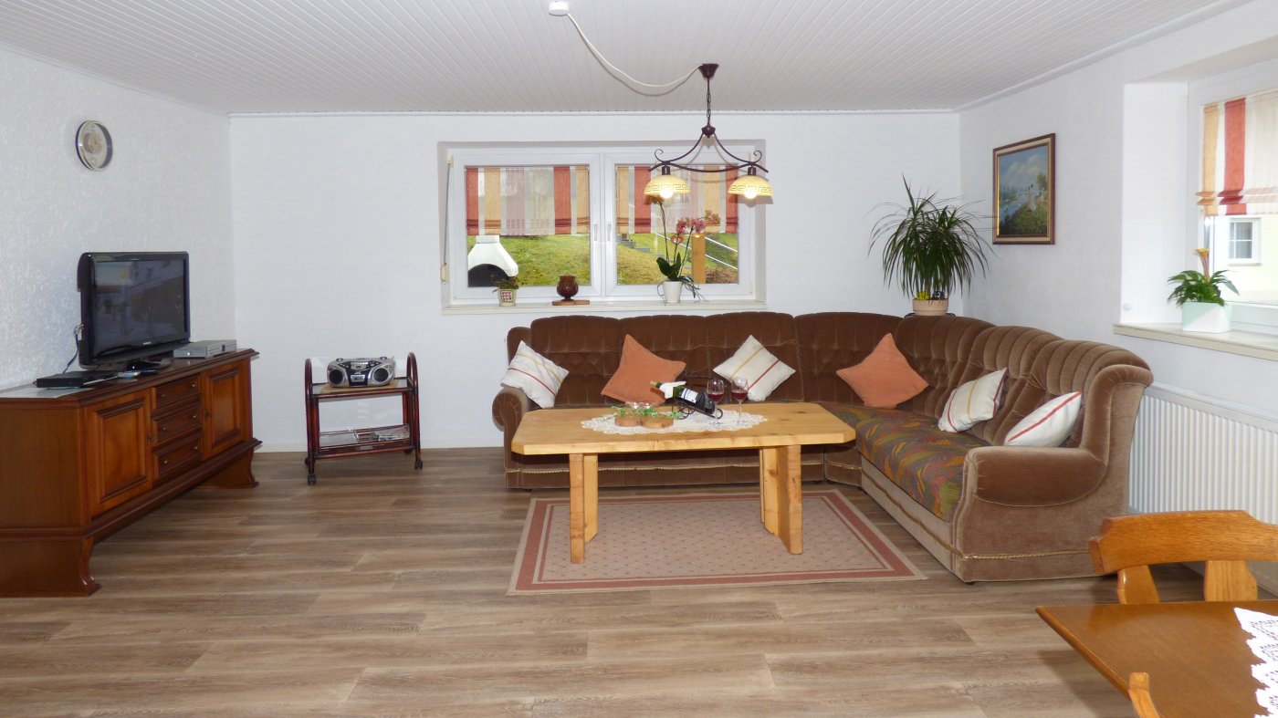 achatz-arber-gruppenhaus-bayerischer-wald-landkreis-regen-wohnzimmer