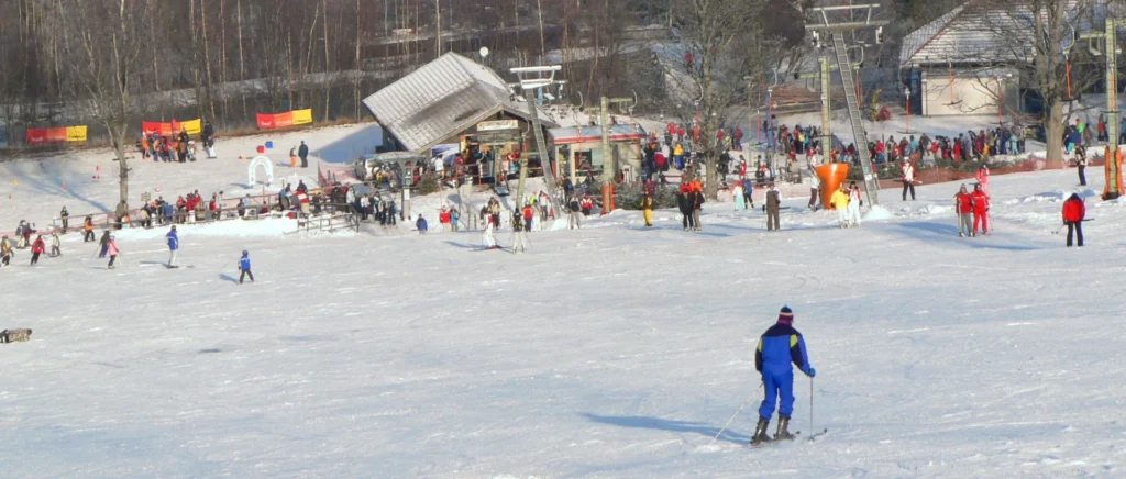 Winterurlaub Bayerischer Wald Skifahren in Niederbayern Skigebiet Geißkopf